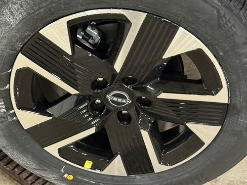 New 2026 Nissan Kicks SV w/ SV Premium Package AWD/4WD image 10
