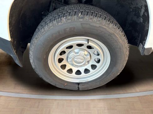 Used 2025 Chevrolet Colorado W/T w/ WT Convenience Package II image 30