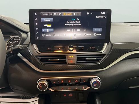 Used 2023 Nissan Altima 2.5 SR w/ SR Premium Package AWD/4WD image 8