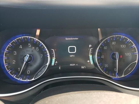 Used 2024 Chrysler Pacifica Limited w/ S Appearance Package FWD image 32