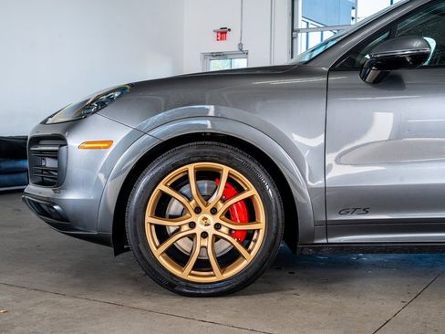 Used 2023 Porsche Cayenne GTS image 9