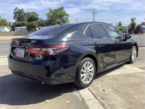 Used 2022 Toyota Camry LE FWD image 5