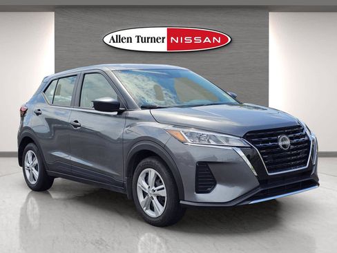 Used 2024 Nissan Kicks S image 1