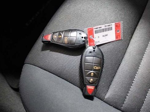 Used 2011 Dodge Challenger RWD image 16