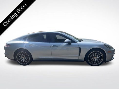 Used 2018 Porsche Panamera 4 AWD/4WD image 4