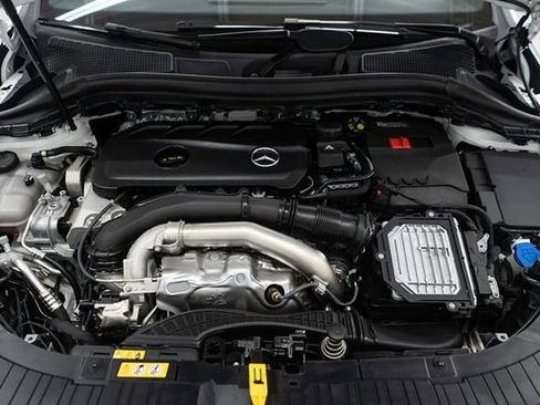 Used 2025 Mercedes-Benz GLA 250 4MATIC image 36