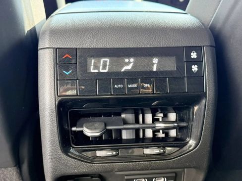 Used 2022 Jeep Grand Cherokee L Laredo w/ Luxury Tech Group I AWD/4WD image 14
