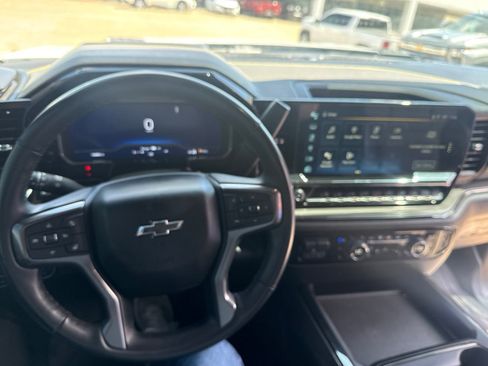 Used 2024 Chevrolet Silverado 2500 ZR2 w/ Technology Package AWD/4WD image 27