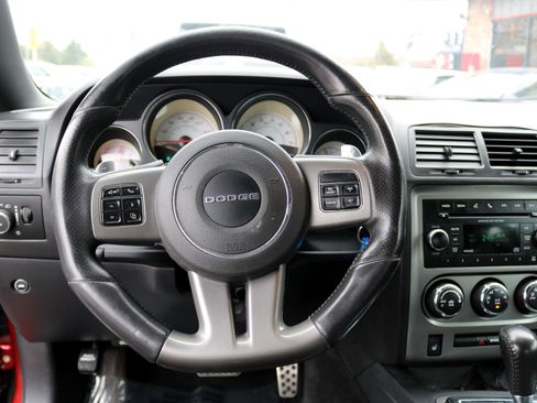 Used 2014 Dodge Challenger SXT image 20