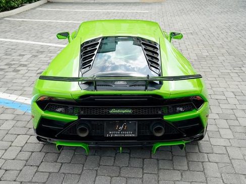 Used 2021 Lamborghini Huracan EVO RWD image 23