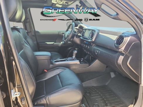 Used 2023 Toyota Tacoma TRD Off-Road w/ TRD Premium Off Road Package AWD/4WD image 27