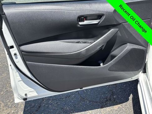 Used 2021 Toyota Corolla LE FWD image 9