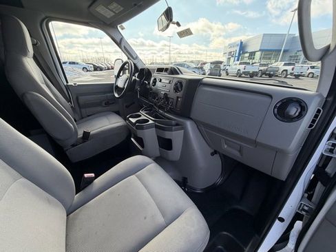 Used 2014 Ford E-150 and Econoline 150 image 22