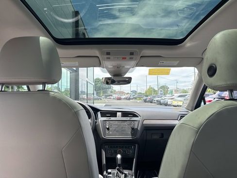 Used 2021 Volkswagen Tiguan SEL image 15