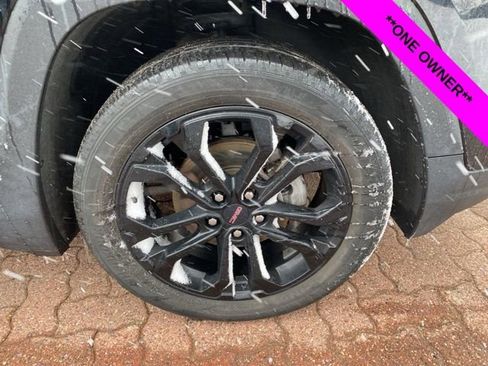 Used 2022 GMC Terrain SLT w/ Elevation Edition image 2