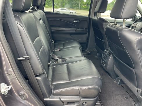 Used 2017 Honda Pilot Touring image 13