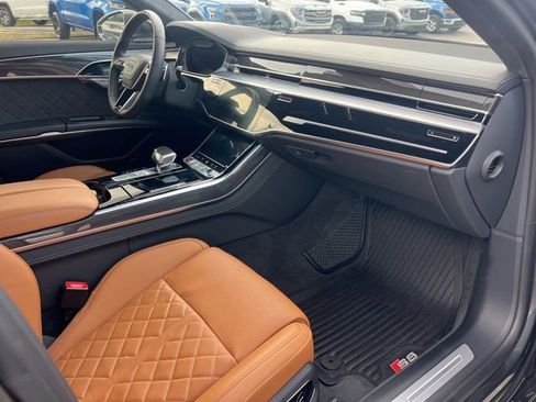 Used 2024 Audi S8 image 34