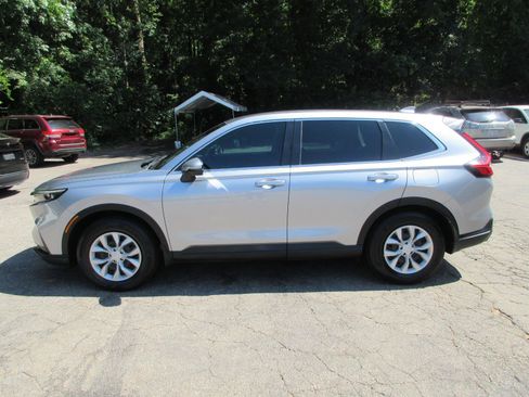 Used 2023 Honda CR-V LX image 9