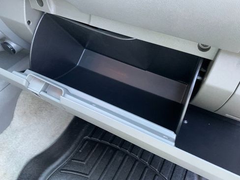Used 2013 Nissan Frontier SL w/ Moonroof Pkg AWD/4WD image 14
