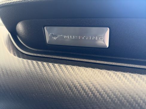 Used 2019 Ford Mustang Coupe RWD image 23
