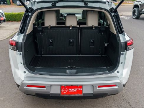 New 2025 Nissan Pathfinder SL image 7