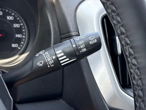 Used 2023 GMC Terrain SLT AWD/4WD image 17