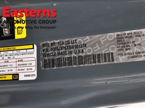 Used 2025 Jeep Wrangler Unlimited Sahara AWD/4WD image 35