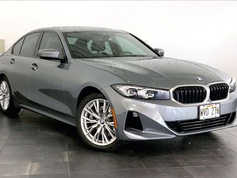 Certified 2023 BMW 330i Sedan w/ Convenience Package image 2