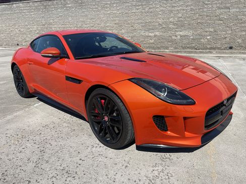 Used 2015 Jaguar F-TYPE R image 3