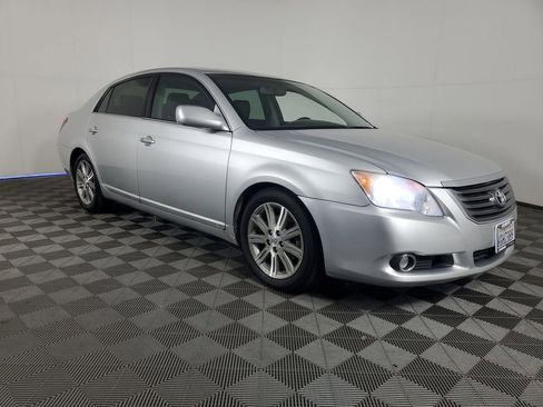 Used 2009 Toyota Avalon Limited image 2