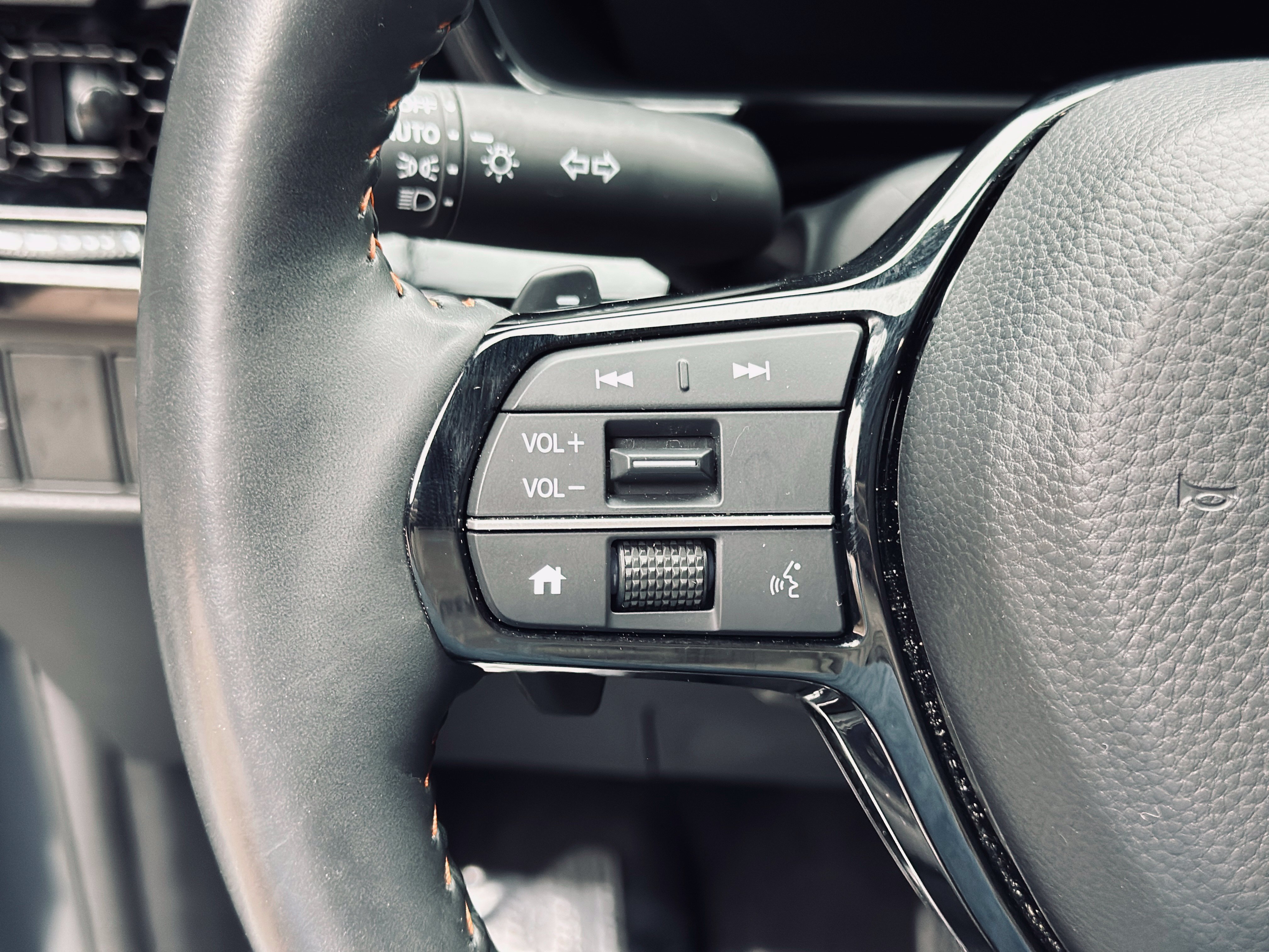 Used 2024 Honda CR-V Sport Touring image 27