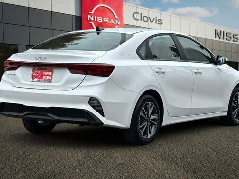 Used 2024 Kia Forte LXS image 3