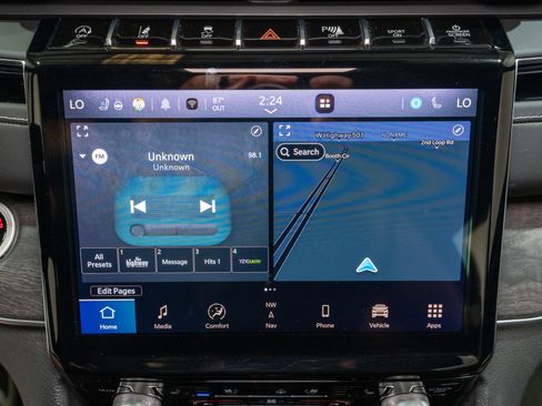 Used 2022 Jeep Grand Cherokee Overland RWD image 19