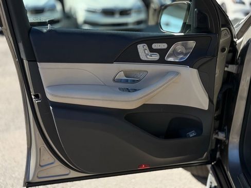 Used 2020 Mercedes-Benz GLS 450 4MATIC image 9