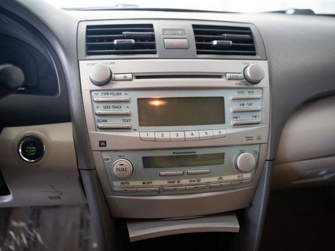 Used 2007 Toyota Camry XLE FWD image 16