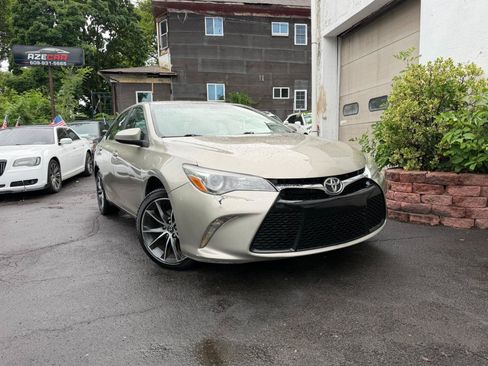 Used 2015 Toyota Camry XSE FWD image 17