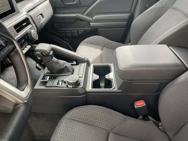 Used 2025 Toyota 4Runner SR5 AWD/4WD image 20