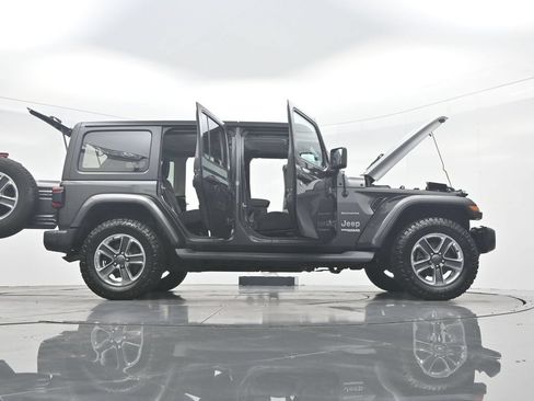 Used 2020 Jeep Wrangler Unlimited Sahara w/ Dual Top Group AWD/4WD image 50