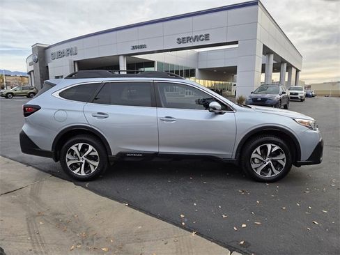 Used 2020 Subaru Outback Limited w/ Popular Package #2 image 3