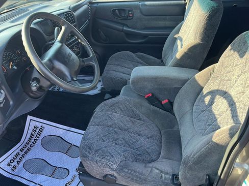 Used 2001 GMC Sonoma SLS w/ Hot Looks Pkg RWD image 12