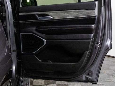 Used 2024 Jeep Wagoneer Series III AWD/4WD image 37