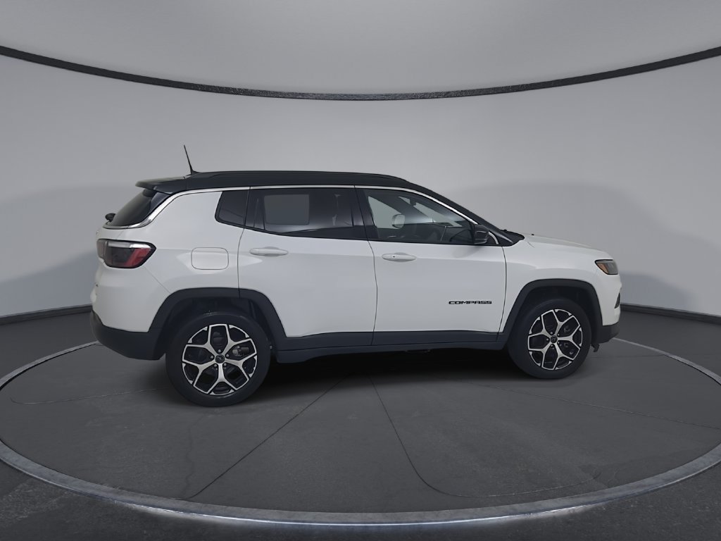 Certified 2025 Jeep Compass Limited AWD/4WD image 17