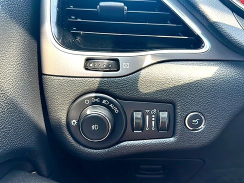 Used 2022 Jeep Cherokee Limited w/ Elite Package image 37