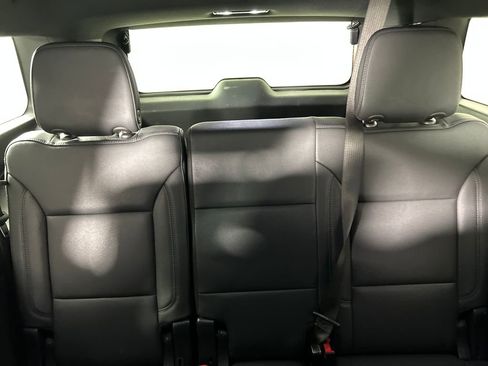 Used 2025 Chevrolet Suburban LT AWD/4WD image 20