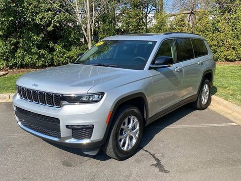 Used 2023 Jeep Grand Cherokee L Limited image 3