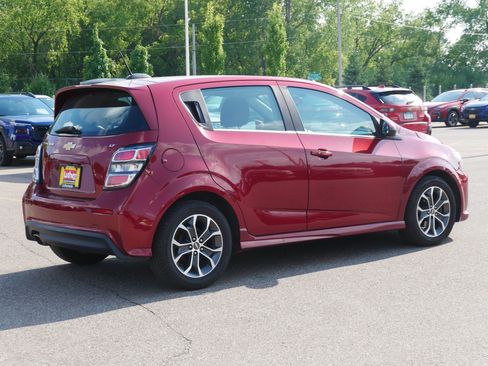 Used 2017 Chevrolet Sonic LT w/ Fun and Sun Package FWD image 7