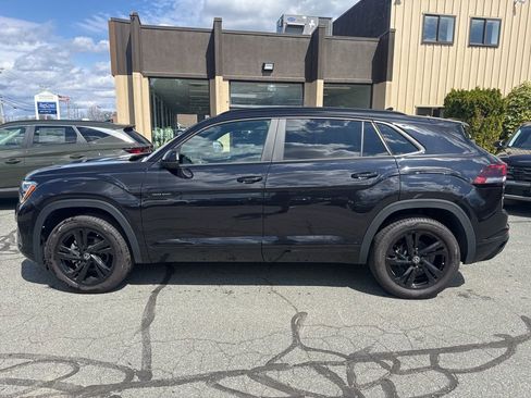 Used 2025 Volkswagen Atlas Cross Sport SEL R-Line AWD/4WD image 6