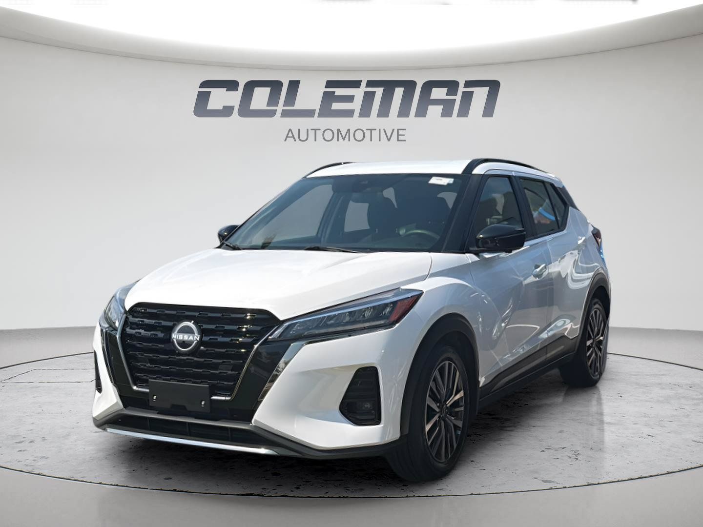 Used 2024 Nissan Kicks SR FWD image 1
