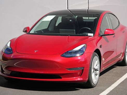 Used 2023 Tesla Model 3 Standard Range RWD image 48