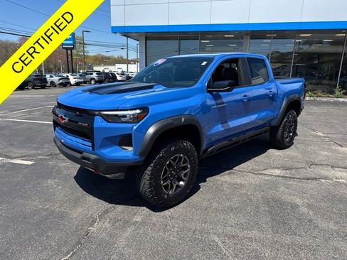Used 2025 Chevrolet Colorado ZR2 w/ Technology Package AWD/4WD image 5